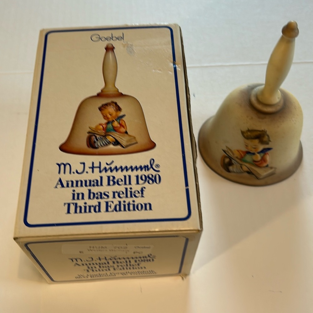 3/$25 Vtg Goebel M.J Hummel Annual Bell 1980 in Bas-Relief Third Edition Germany